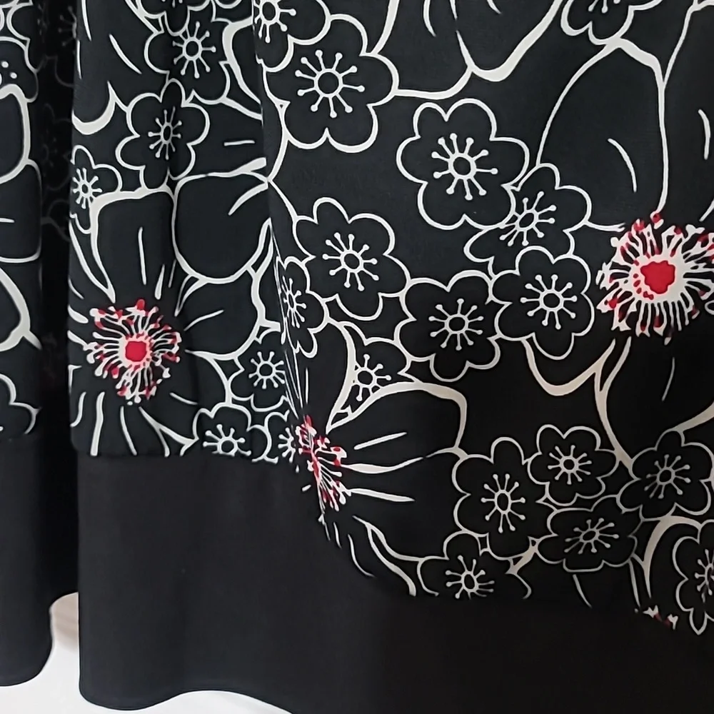 Venezia Black Floral Scoop Neck Blouse with Pink Centers - Picture 2 of 6
